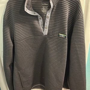 Men’s LLBean top